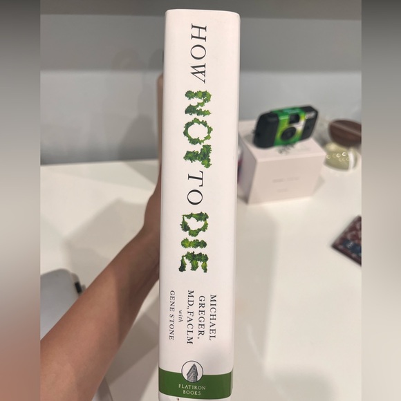 How Not To Die Hardcover Book - Picture 2 of 2